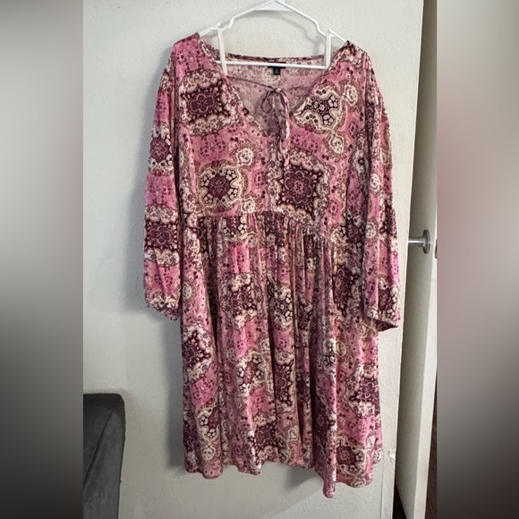 torrid Dresses & Skirts - torrid Pink Paisley Long Sleeve Maxi Dress